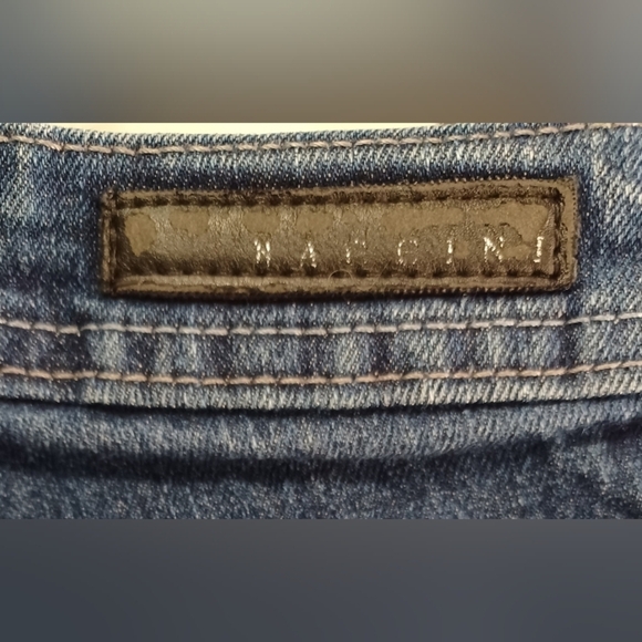 A Baccini Blue Ankle Cropped Jeans with Stretch - Picture 6 of 6